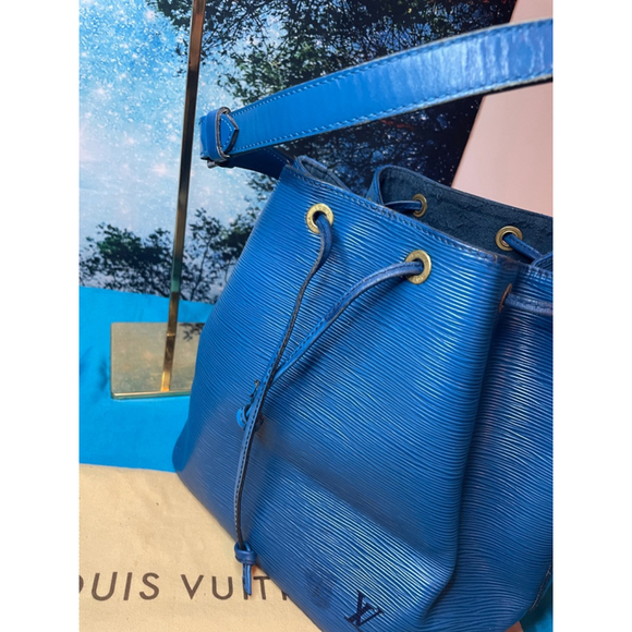 Louis Vuitton Epi Leather Petit Noe Bucket Bag Blue Vintage (LVb2) - Picture 8 of 15
